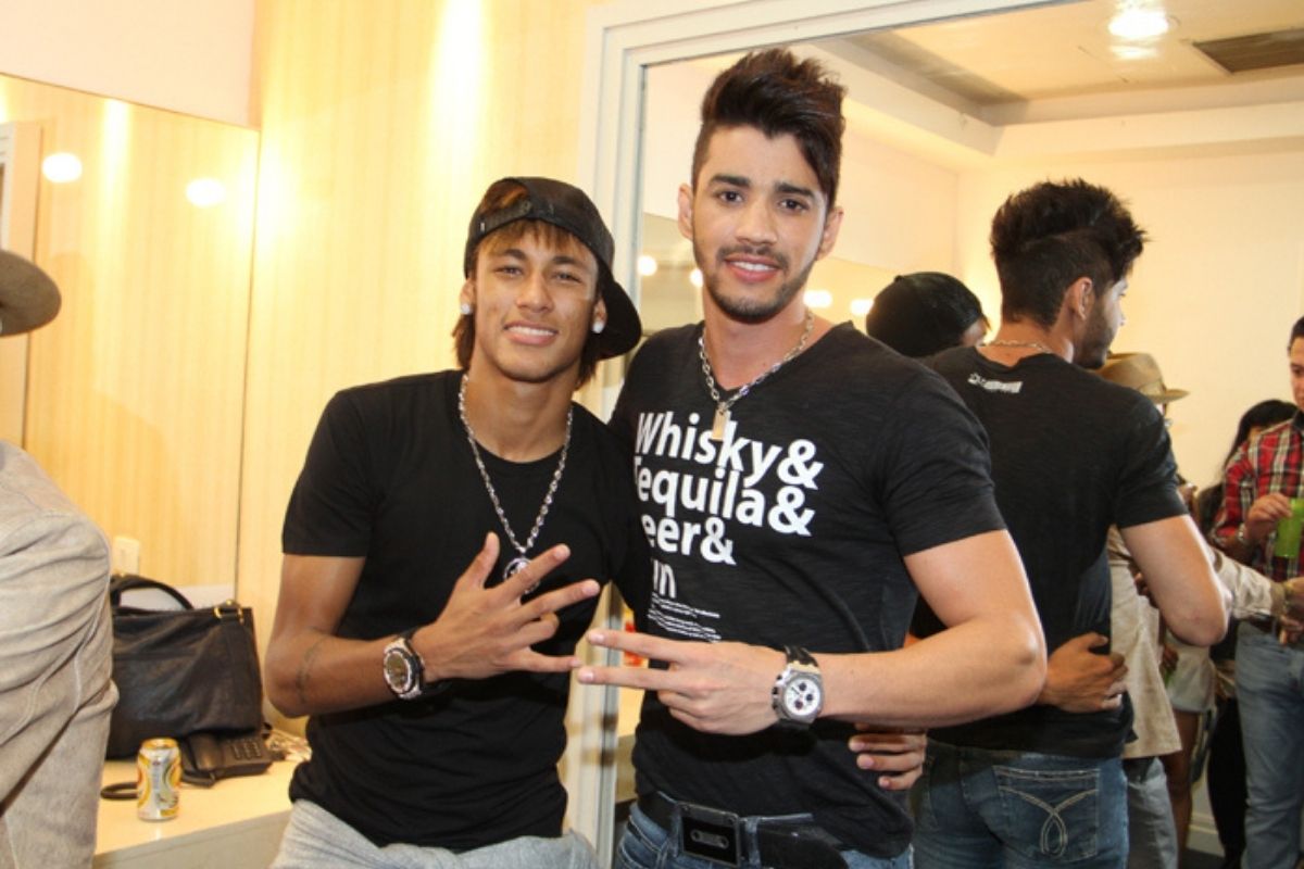 Neymar e Gustavo Lima nos bastidores do show do cantor