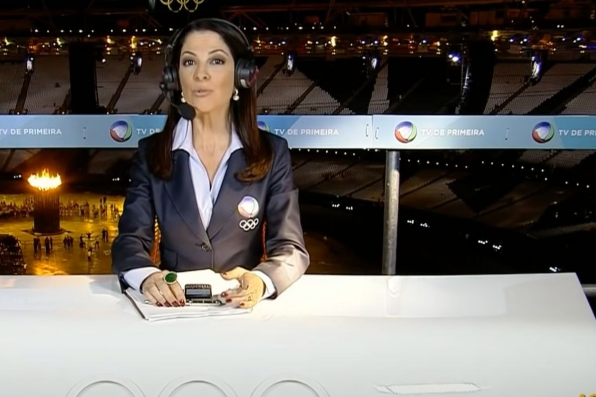 Na Record, Ana Paula Padrão troca as bolas ao vivo e diz estar no Jornal da Globo
