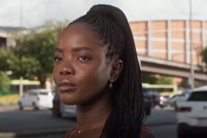 Dona de Mim - Leo (Clara Moneke)