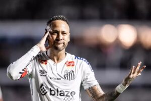 Neymar renova com o Santos