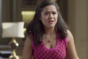 Garota do Momento - Bia (Maisa)