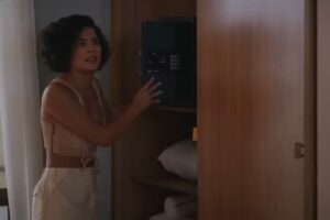 Vale Tudo - Fátima (Bella Campos) vê o cofre vazio