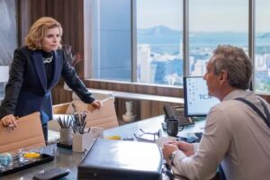 Odete (Debora Bloch) desmascara Marco Aurélio (Alexandre Nero)