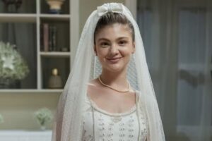 Garota do Momento - Celeste (Débora Ozório) vestida de noiva