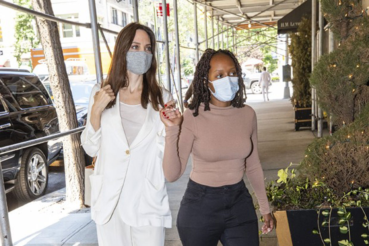 Foto de Angelina Jolie e Zahara em Nova York