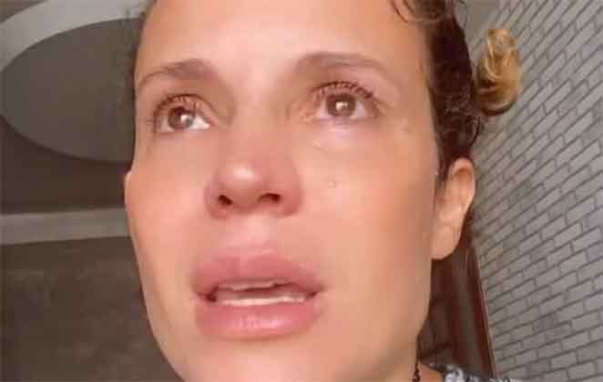 Maíra Carken chora por motivos financeiros