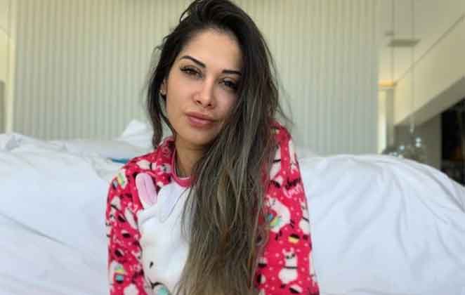 Mayra Cardi de pijama