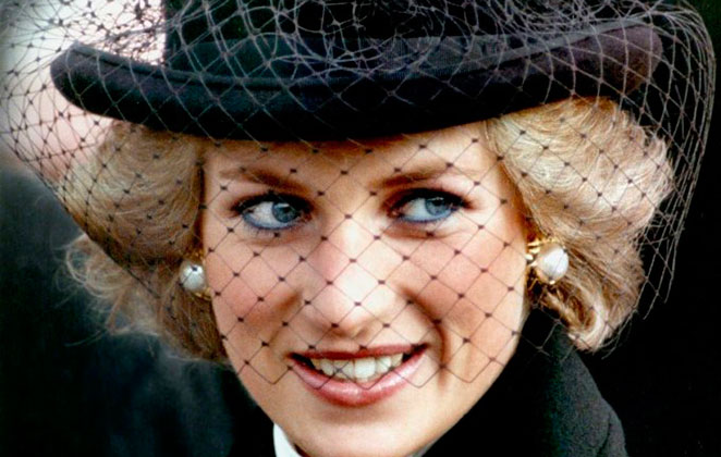 Princesa Diana sorrindo