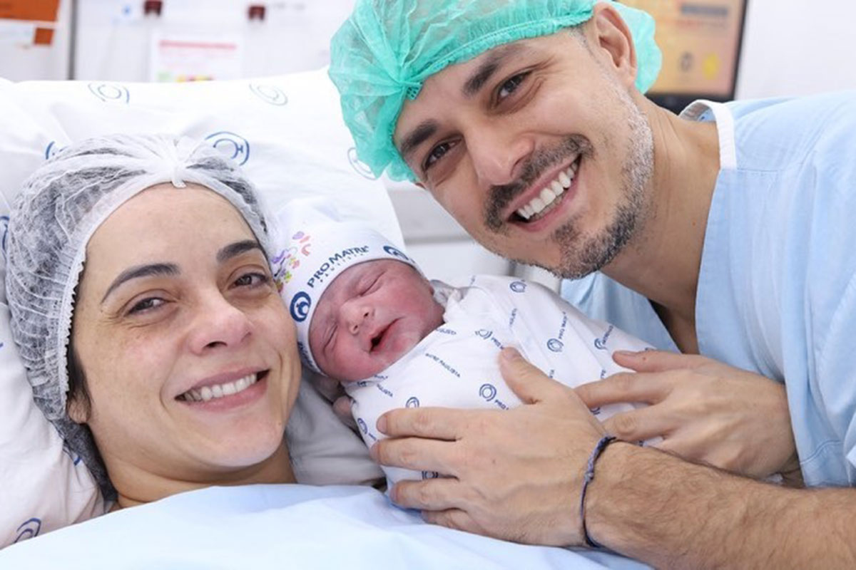 Izabella Camargo anuncia o nascimento da primeira filha