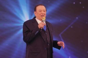 raul gil apresentando programa