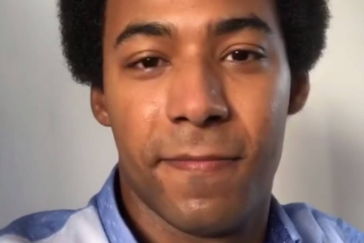 jornalista pedro lins serio em video denunciando racismo