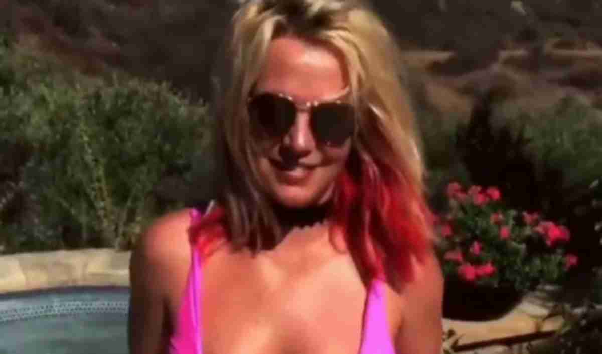 Britney Spears de cabelo pintado