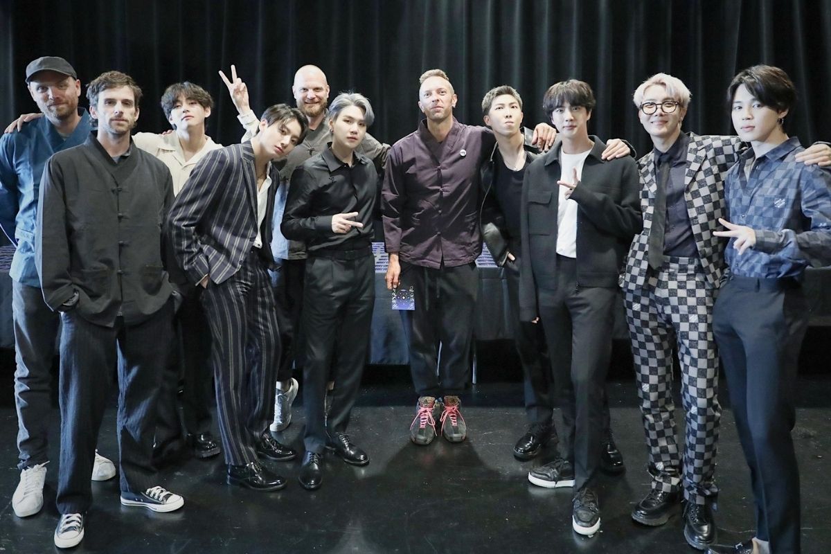 Foto do encontro entre BTS e Coldplay em Nova York