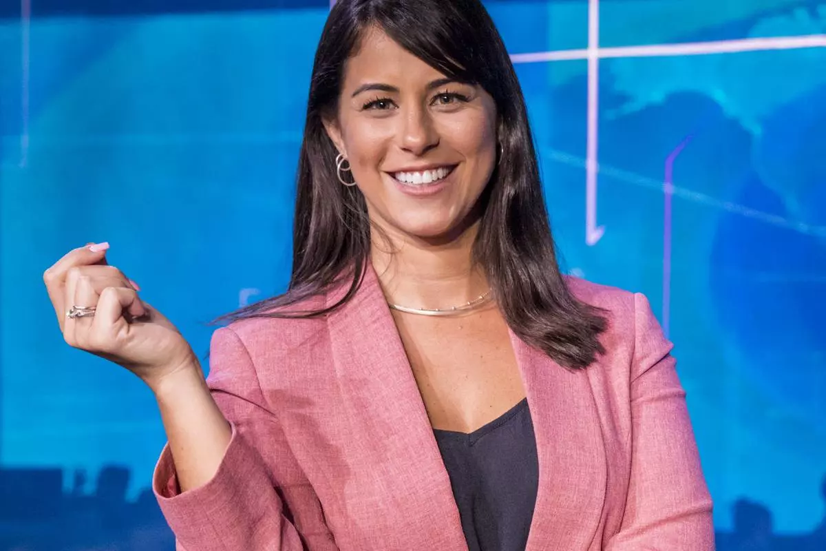 jessica senra apresentando o jornal nacional
