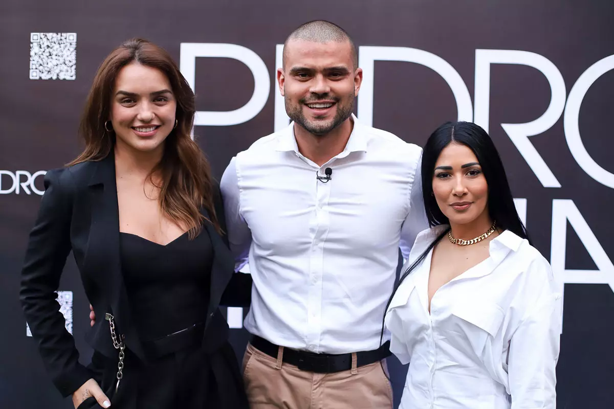 Rafa Kalimann ao lado de Pedro Fari que, consequentemente, está ao lado de Simaria