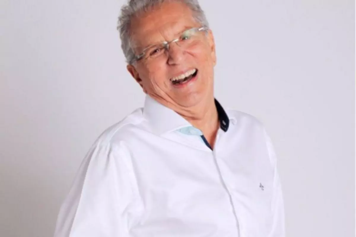 Carlos Alberto de Nobrega sorrindo