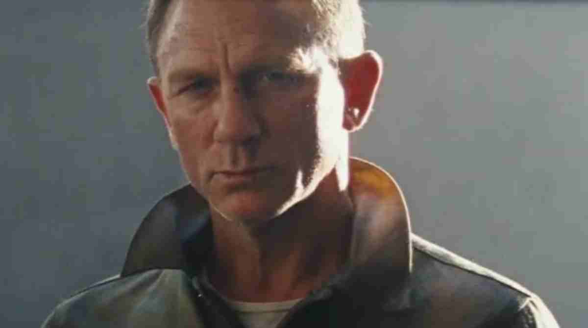 Daniel Craig em cena de James Bond