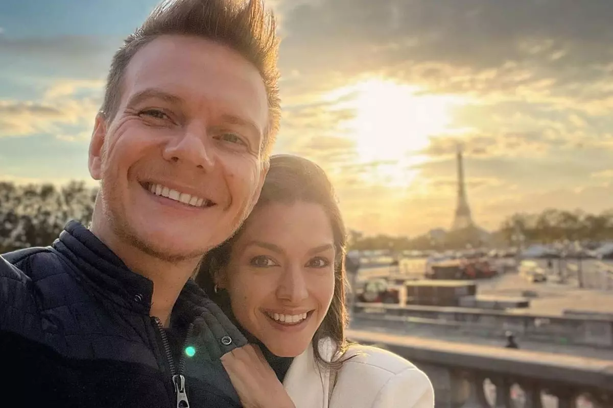 Michel Teló e Thaís Fersoza em Paris