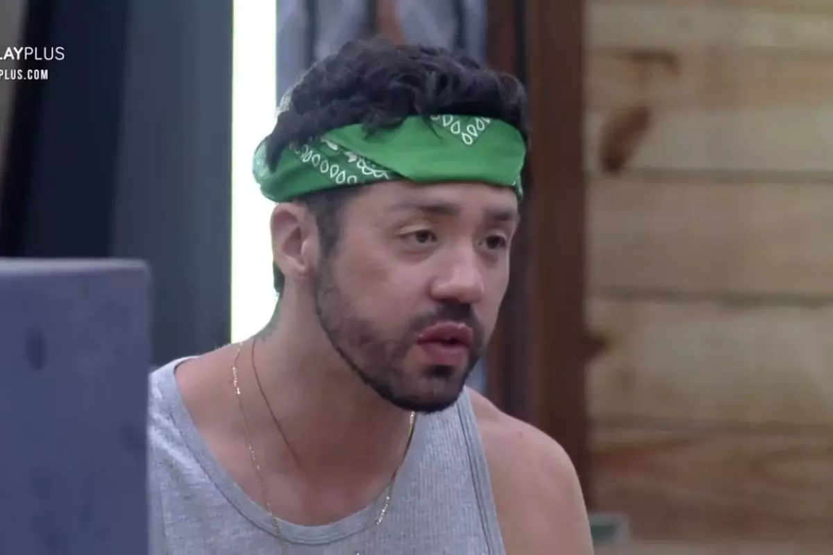 Rico Melquiades na cozinha de A Fazenda