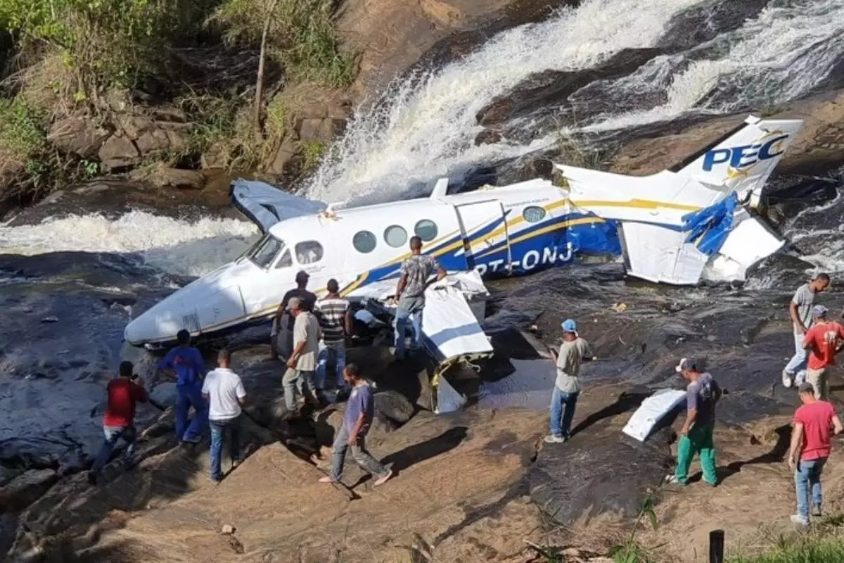 acidente com aviao que levava marilia mendonca