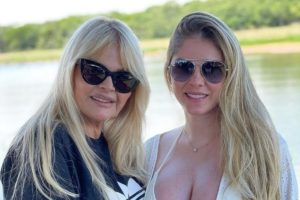 Foto de Bárbara Evans com Monique Evans