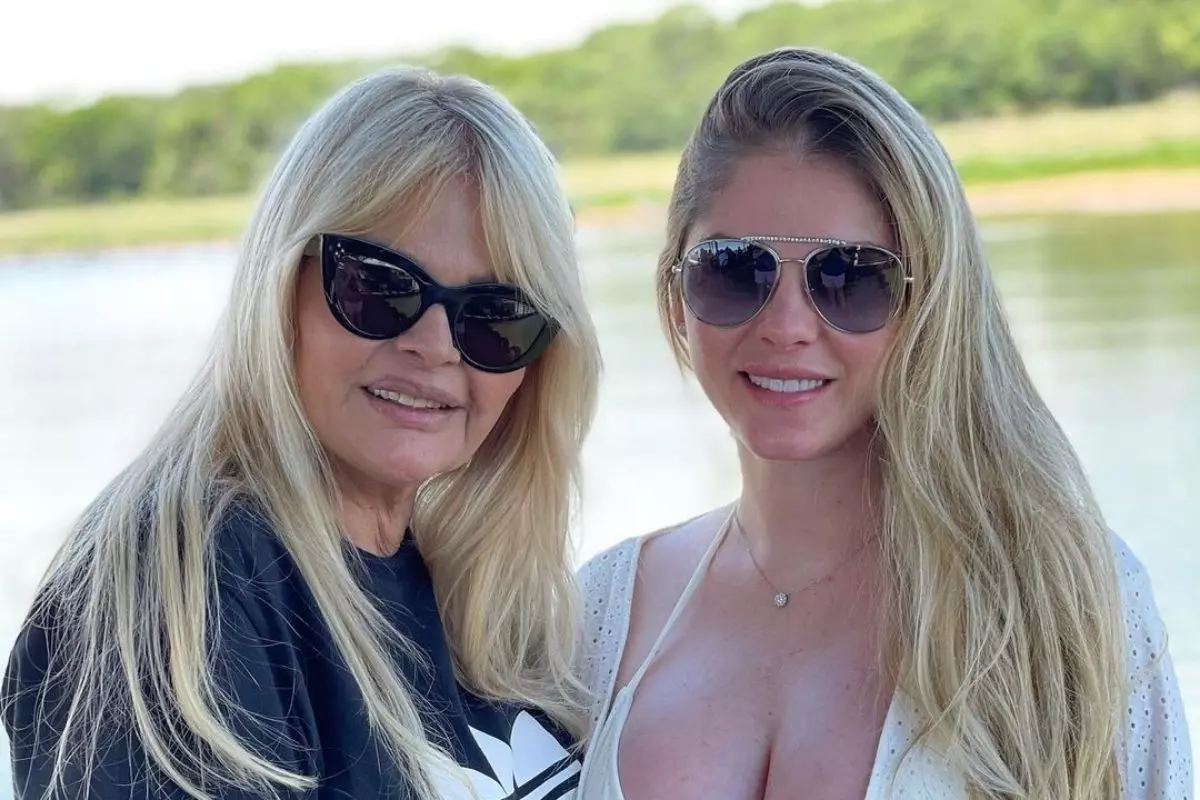 Foto de Bárbara Evans com Monique Evans