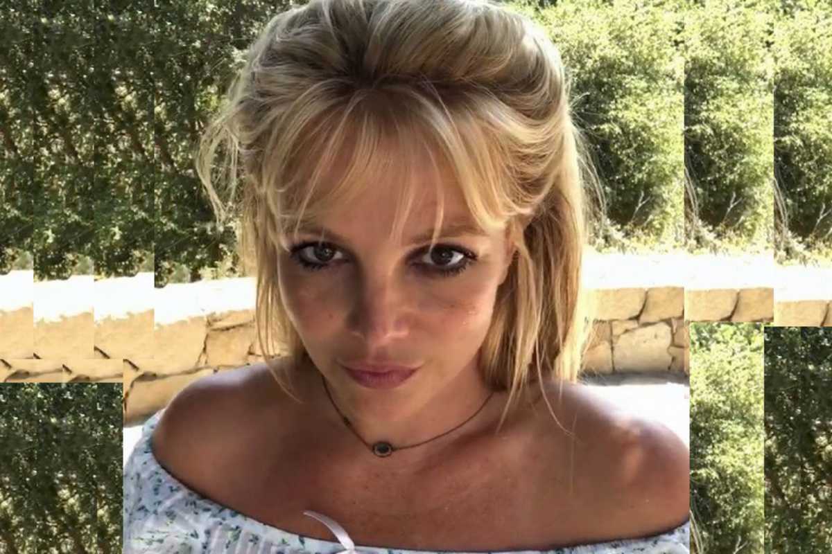 Britney Spears no jardim