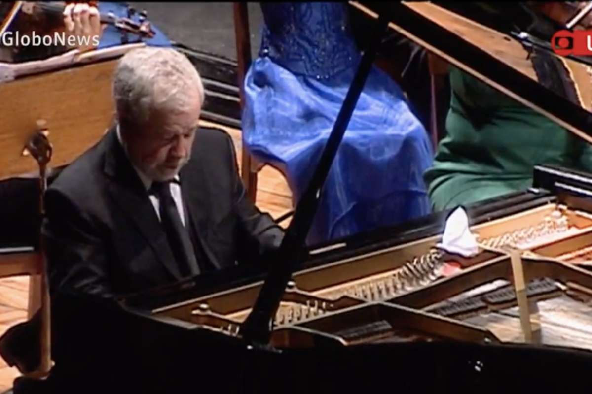 Morre Nelson Freire, maior pianista do Brasil, aos 77 anos