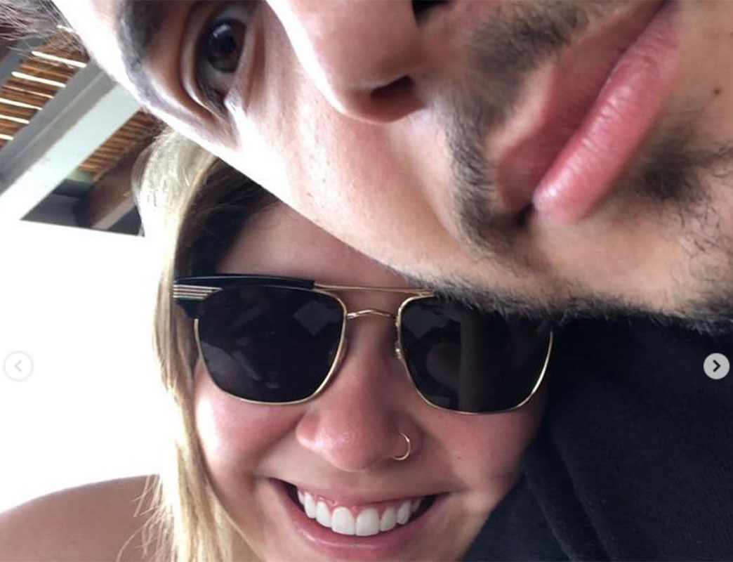 Selfie de Murilo Huff e Marília Mendonça, sorrindo