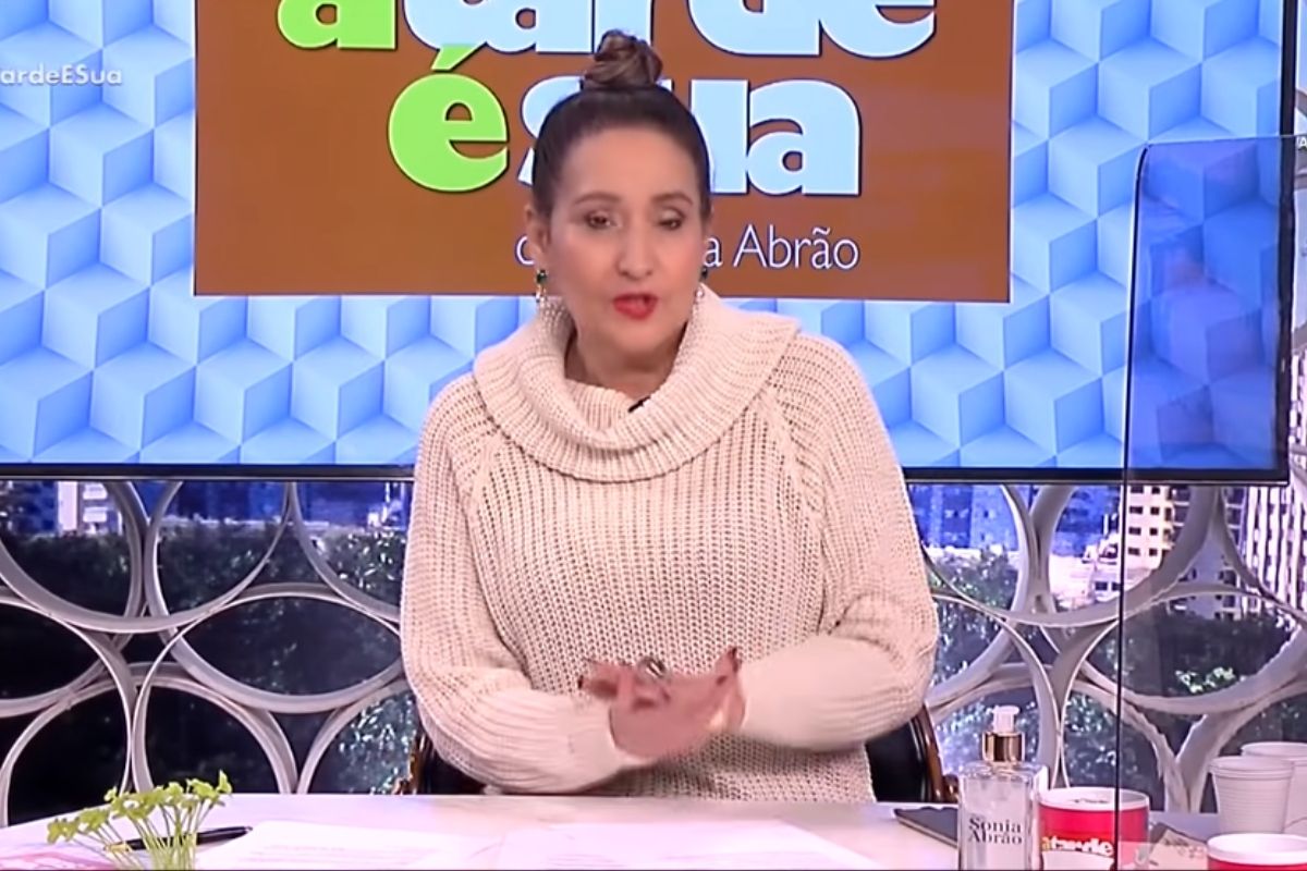 Sonia Abrão durante o programa 'A Tarde é Sua'