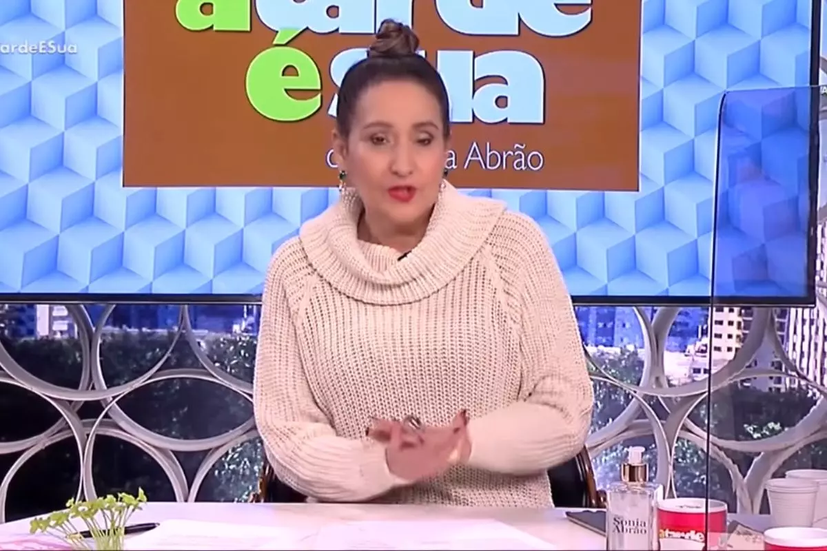 Sonia Abrão durante o programa 'A Tarde é Sua'