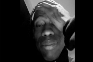 Travis Scott, preocupado em vídeo