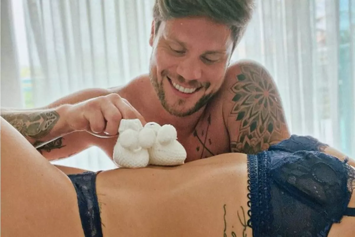 Breno e Paula Amorim vão ser papais