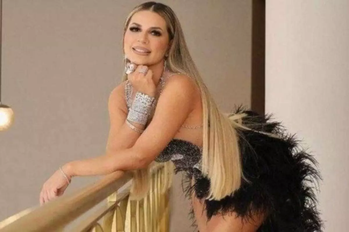 Deolane Bezerra