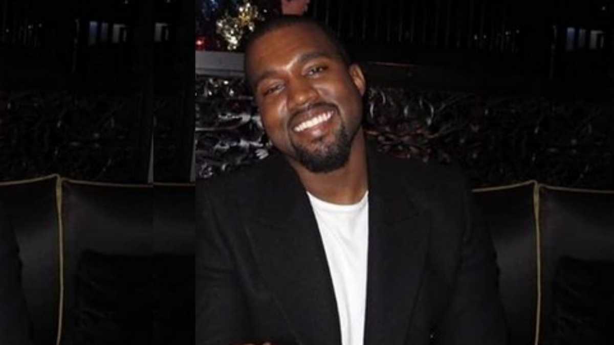 Kanye West sorridente