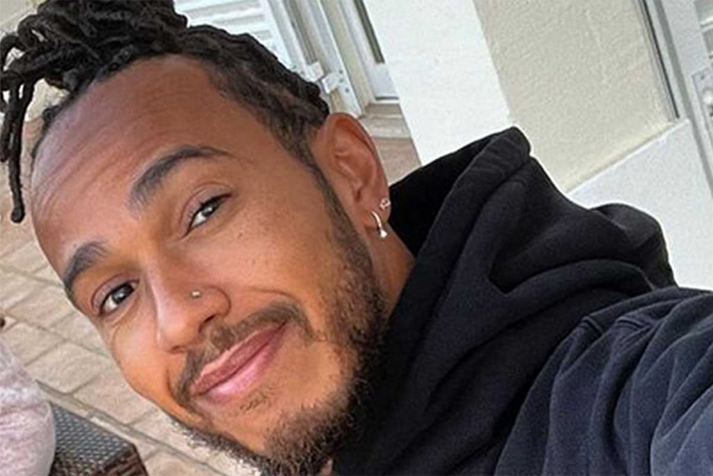 Lewis Hamilton recebe título de Cavaleiro da Ordem do Império Britânico