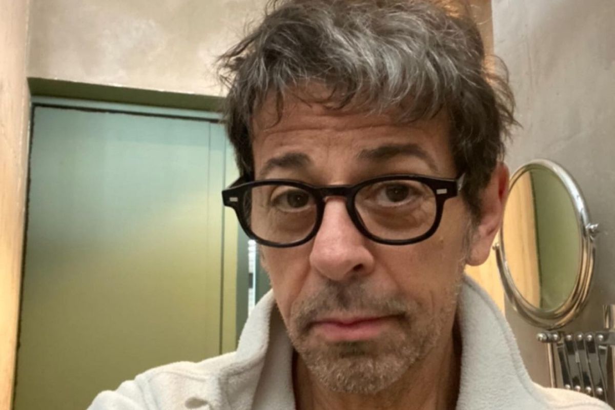 Selfie de Taumaturgo Ferreira usando óculos degrau