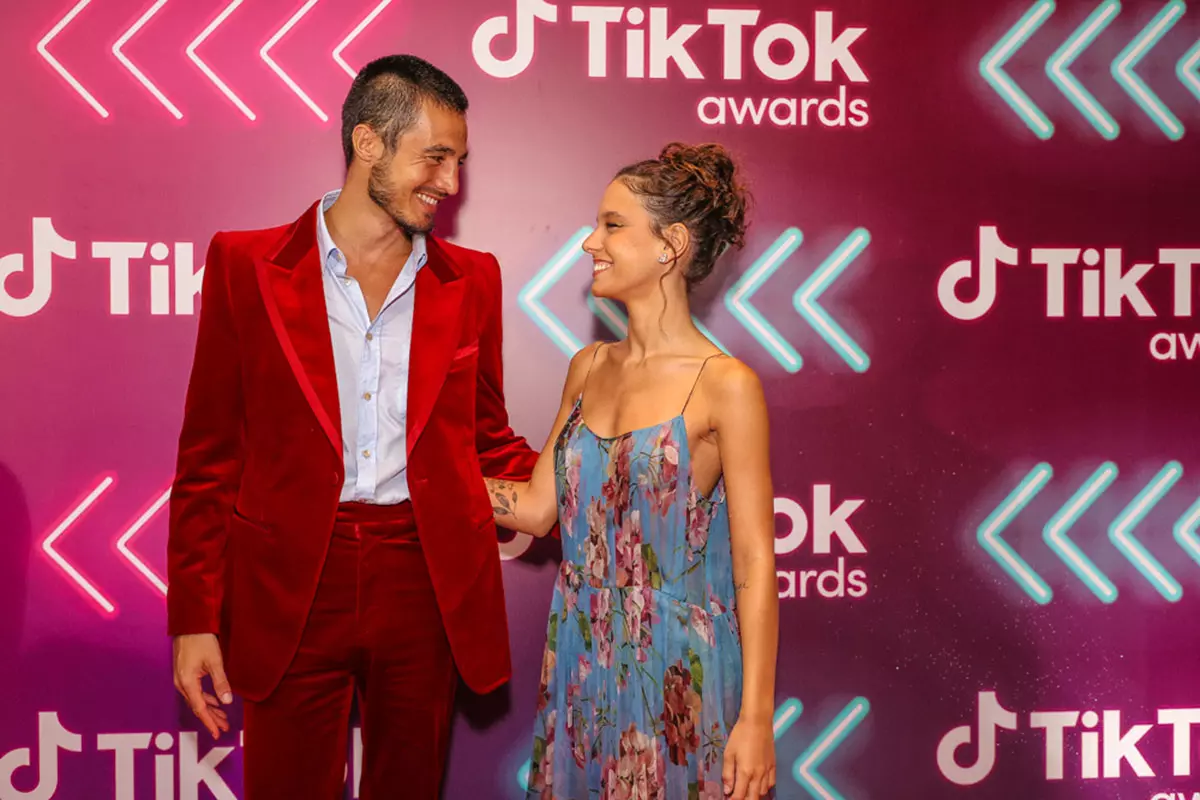 Tiago Iorc com a namorada Duda Rodrigues