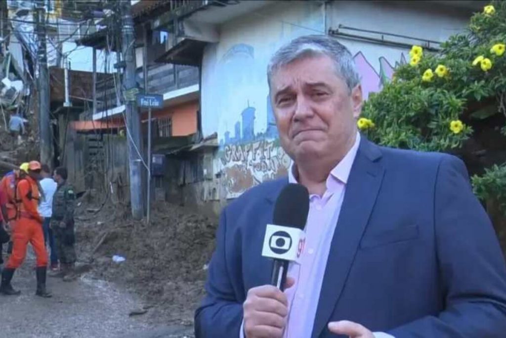 Apresnetador Flávio Fachel chorando em Petrópolis