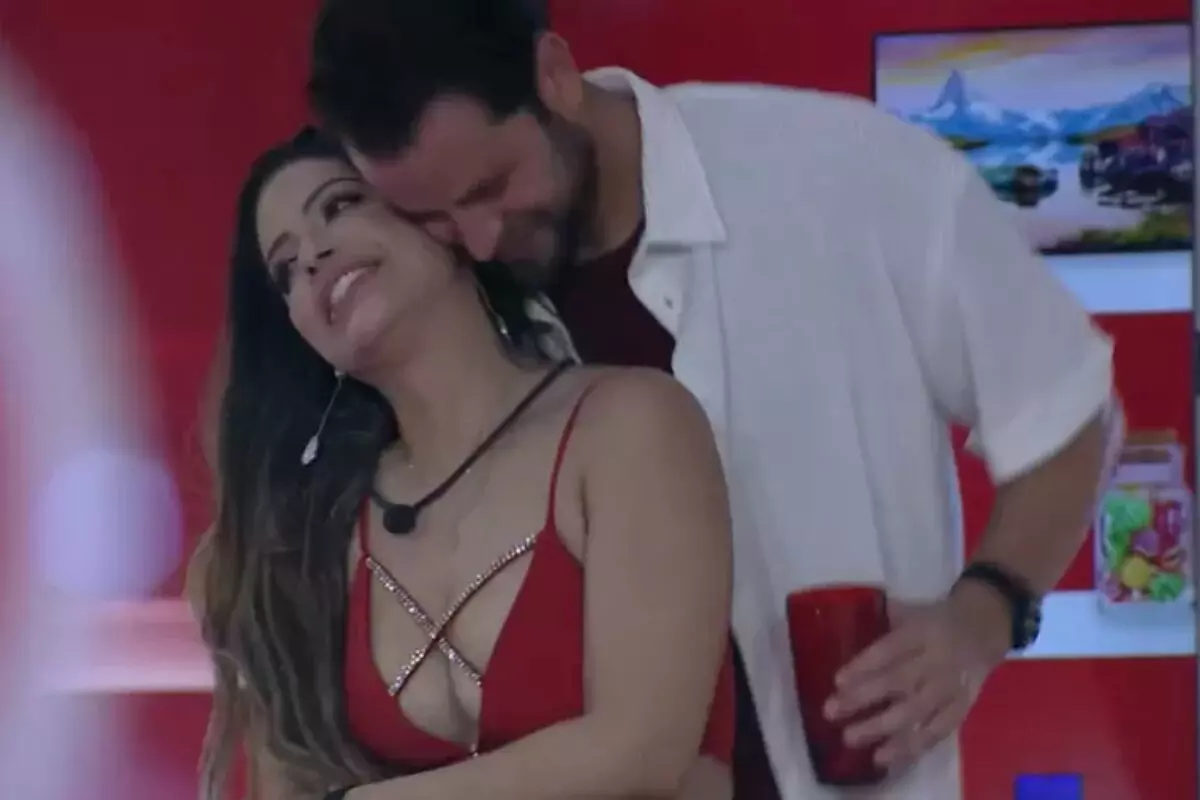 Laís e Gustavo abraçados