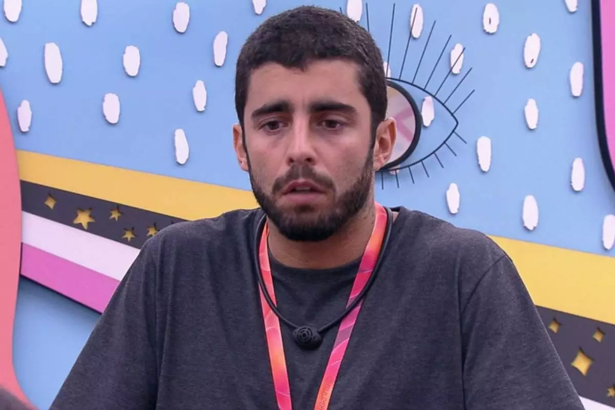 pedro scooby sério no quarto lollipop do bbb22
