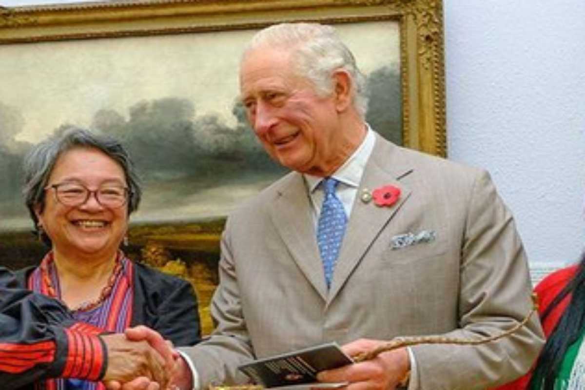 Príncipe Charles sorrindo