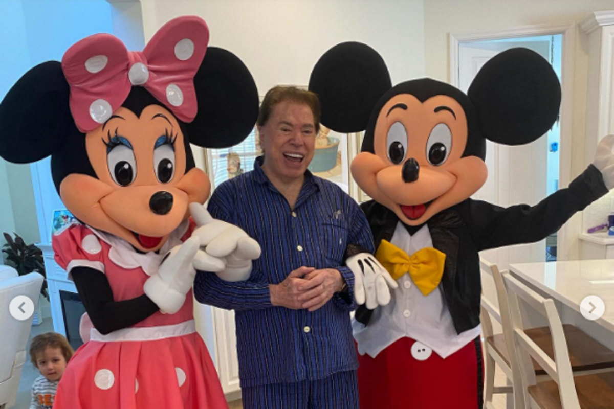 Silvio Santos com Minnie e Mickey