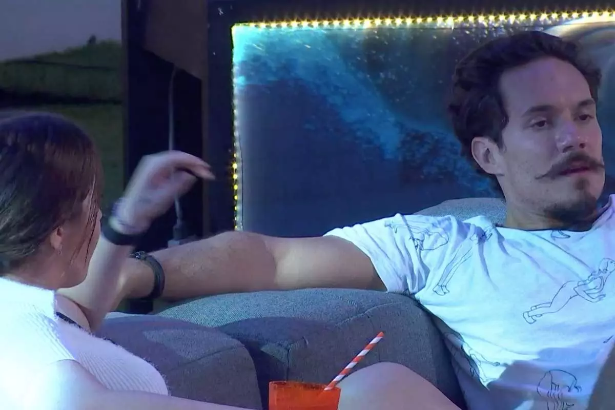 BBB22: Eliezer corta Jade e deixa sister sem graça