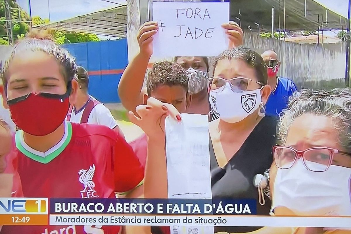 'Fora Jade' invade programação da Globo