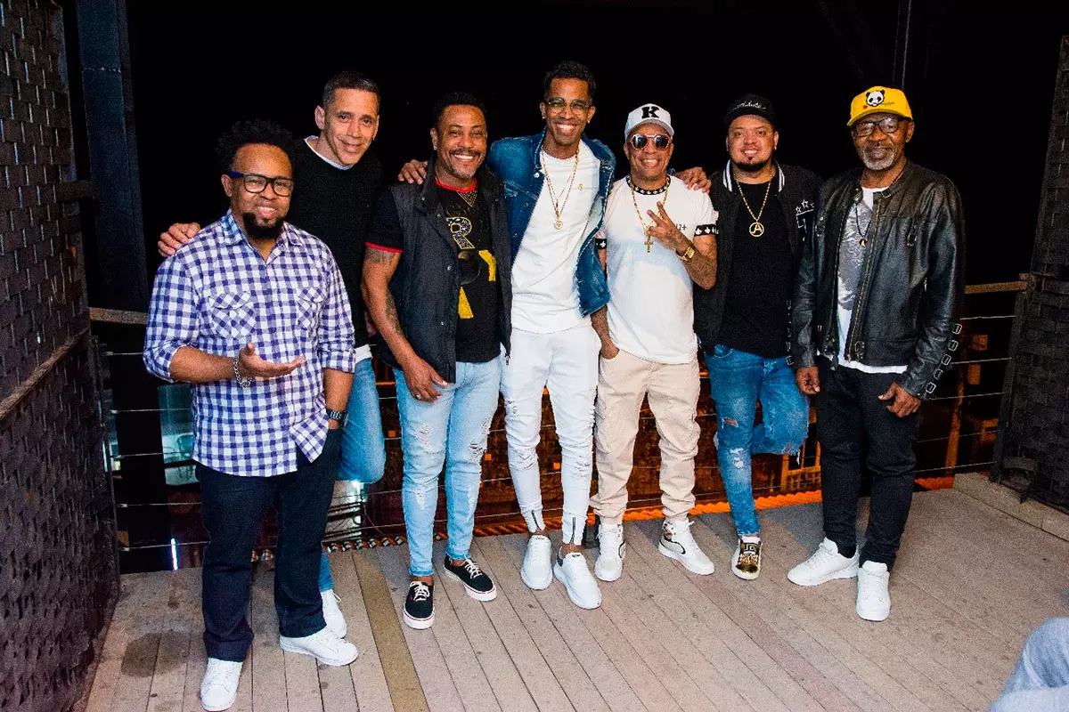 Grupo Revelação lança música com Junior Filardis