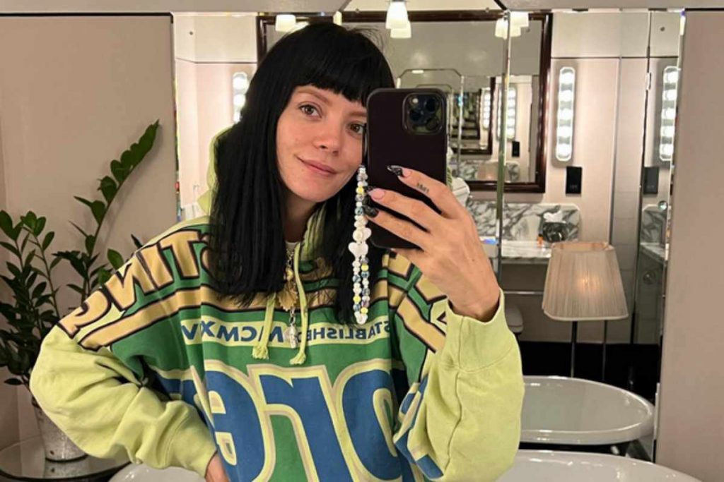 Lily Allen, selfie no espelho