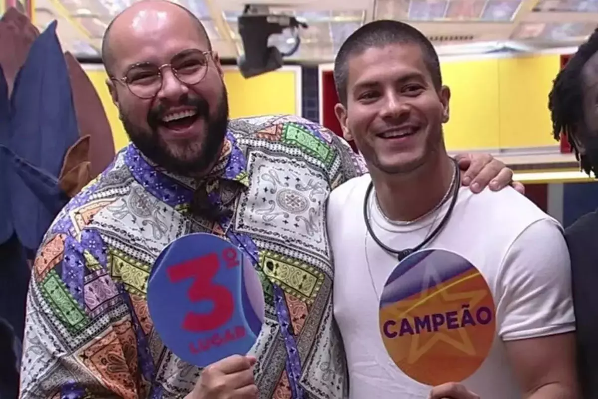 Tiago Abravanel e Arthur Aguiar, no BBB22