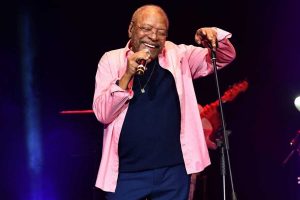 Martinho da Vila se apresentando no show Unidos e Misturados