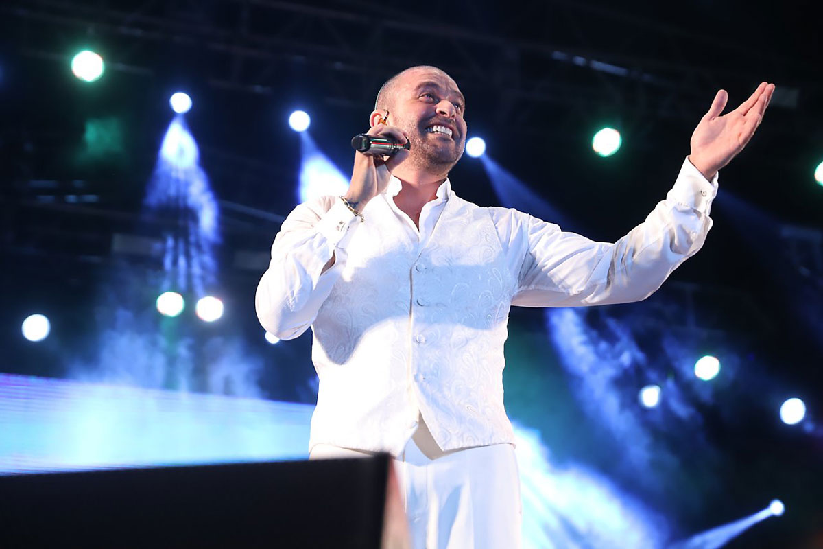 Diogo Nogueira realiza show no festival Capital do Samba